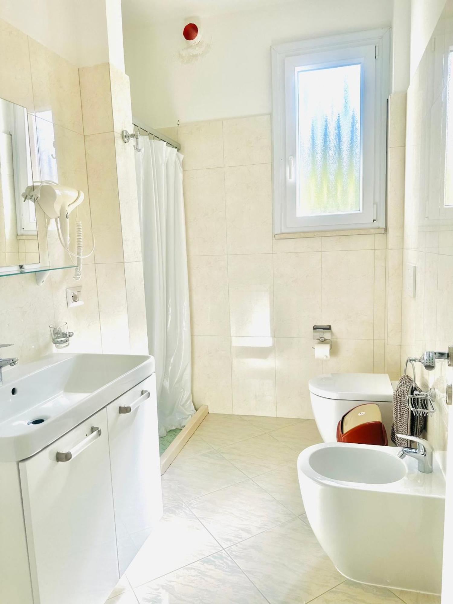 Hotel Garden Radhimë Екстериор снимка