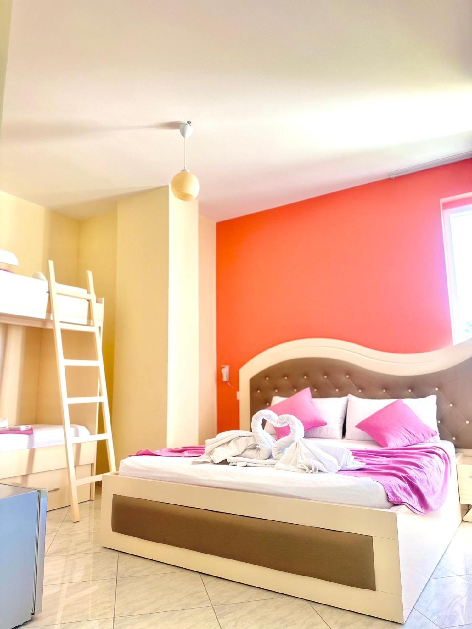Hotel Garden Radhimë Екстериор снимка