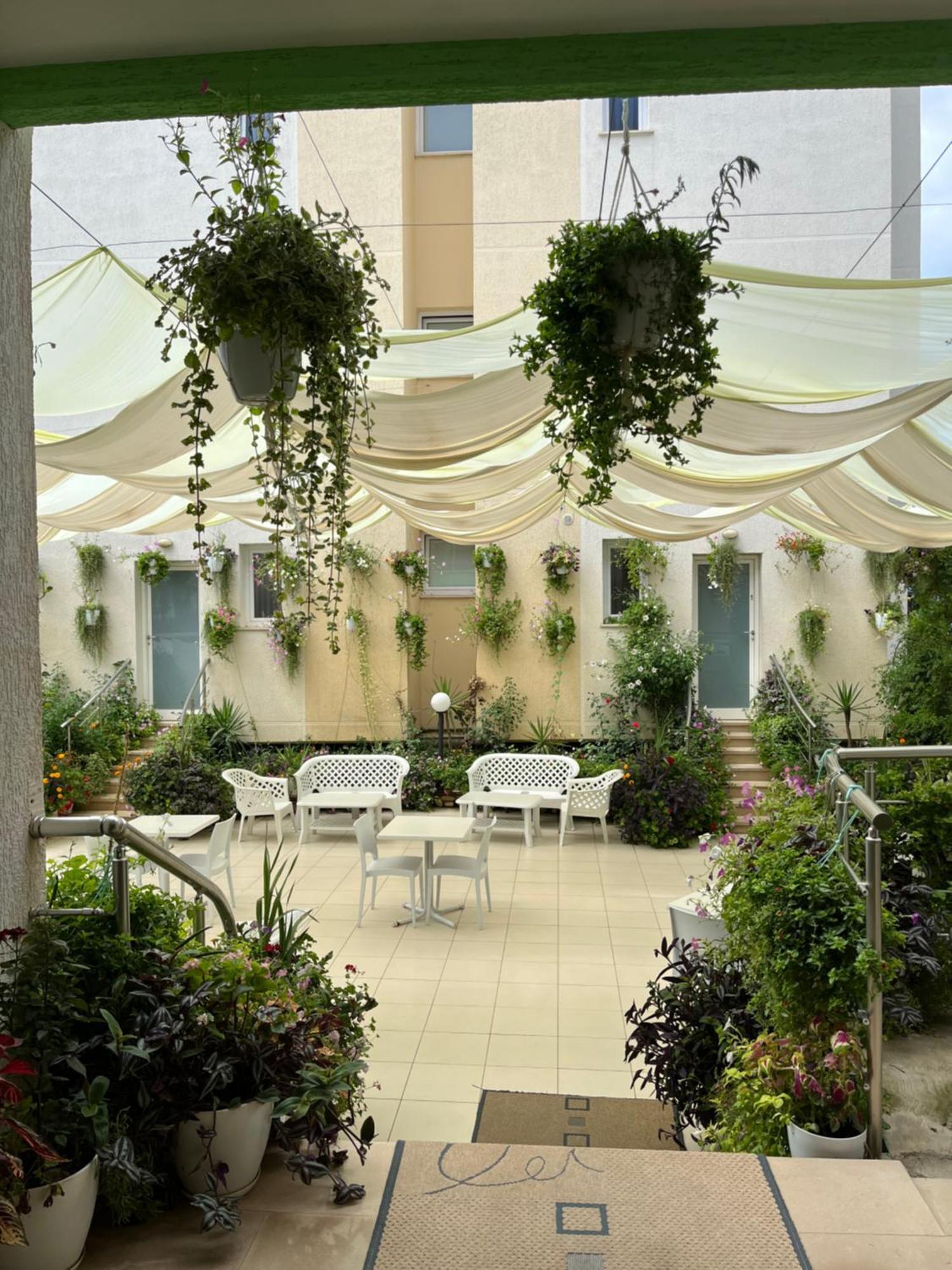 Hotel Garden Radhimë Екстериор снимка