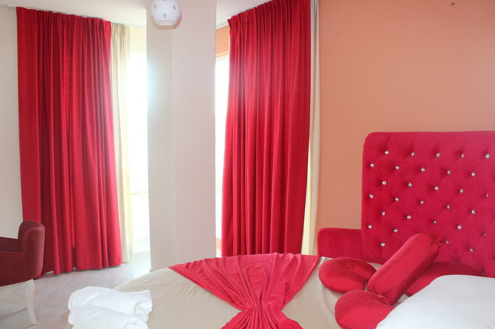 Hotel Garden Radhimë Екстериор снимка