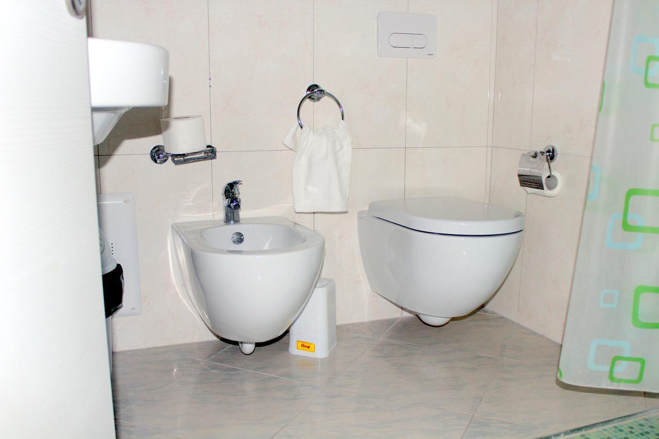 Hotel Garden Radhimë Екстериор снимка